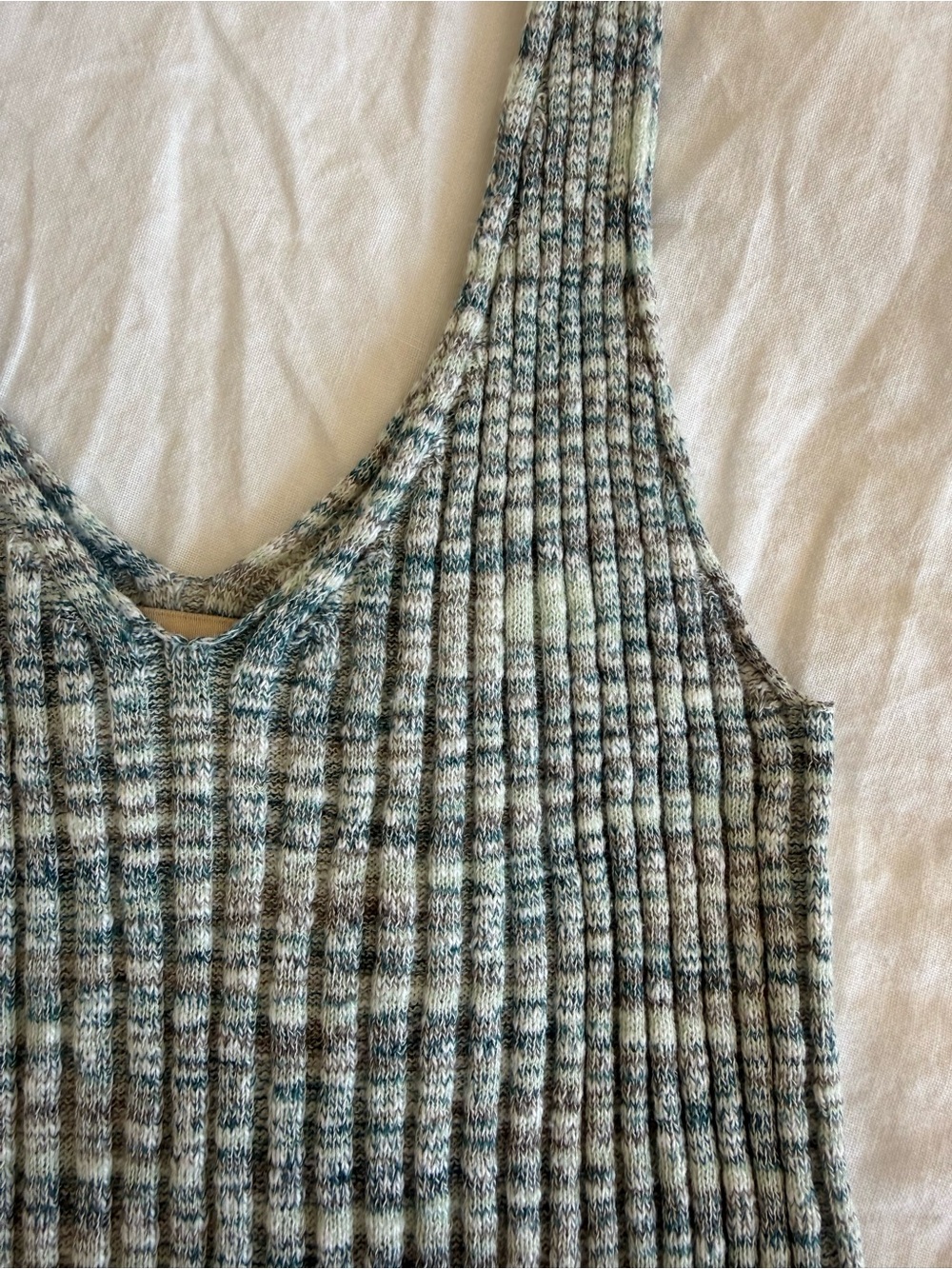 Ribbed Knit Scoop Neck Camisole in Teal-Mix